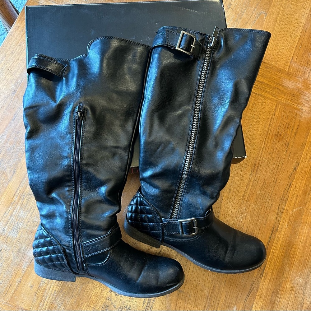 Material Girl Tall Black Slouchy Boot w/Zippers from Macy’s. Original Box. Sz 8 - Picture 11 of 16